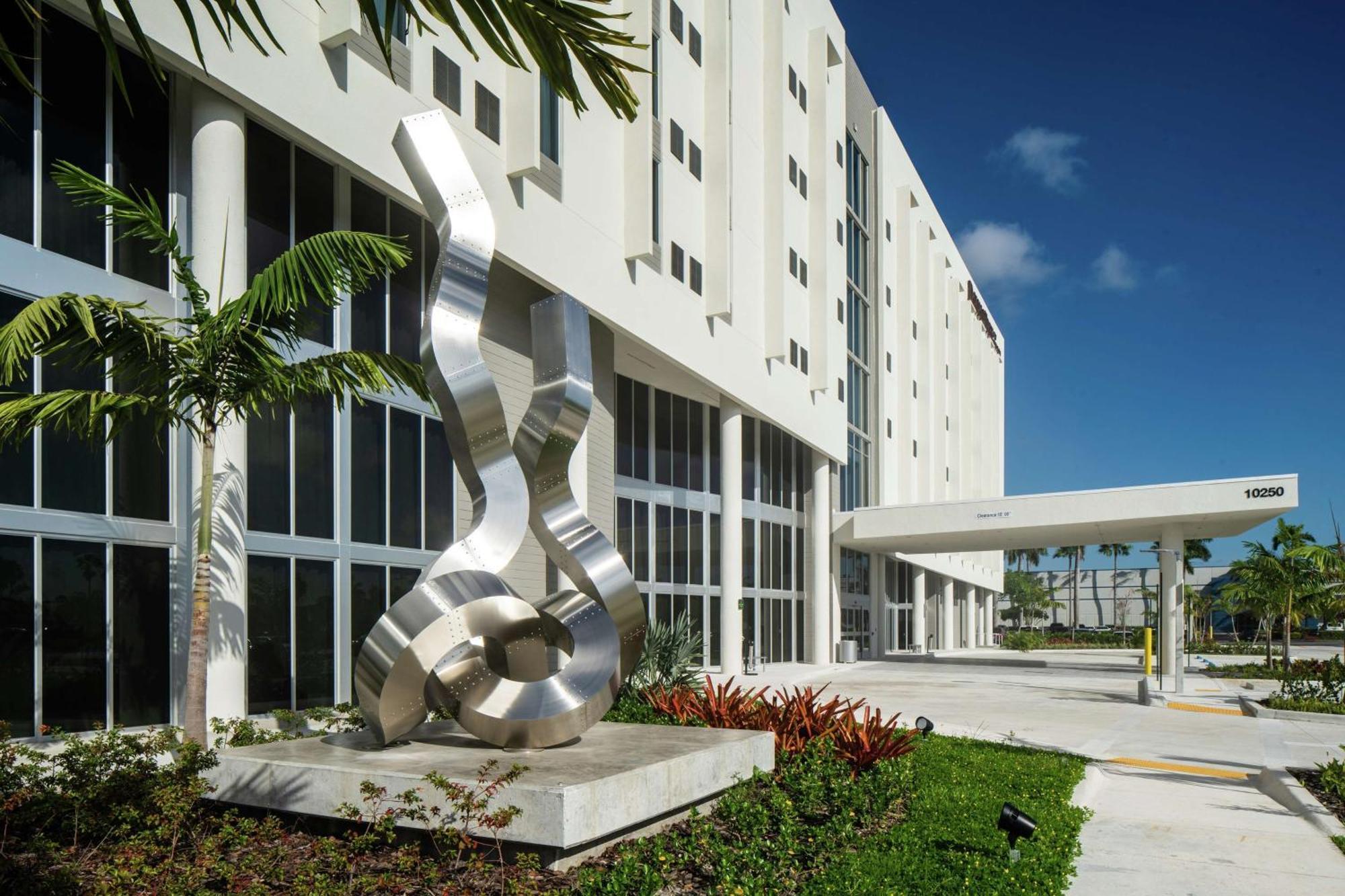 Hotel Doubletree By Hilton Miami Doral Exterior foto